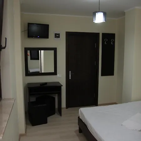 De Inchiriat Sandra Гостевой дом Костинешти