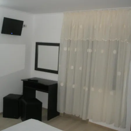 De Inchiriat Sandra Гостевой дом Костинешти