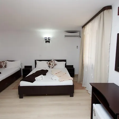 De Inchiriat Sandra 3* Костинешти