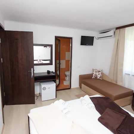 Гостевой дом De Inchiriat Sandra 3*