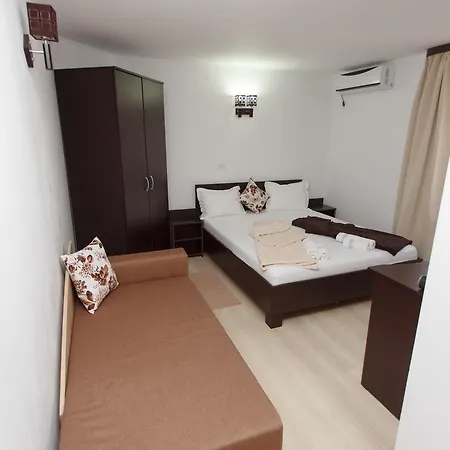 De Inchiriat Sandra Гостевой дом 3*