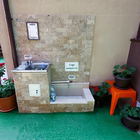 De Inchiriat Sandra Костинешти