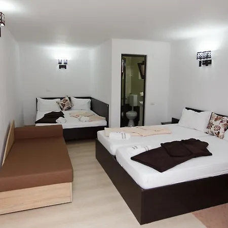 De Inchiriat Sandra Костинешти