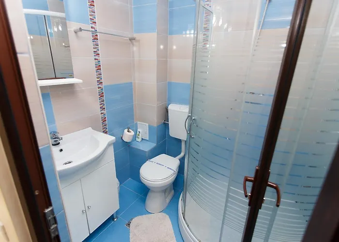 De Inchiriat Sandra 3* 科斯蒂内什蒂