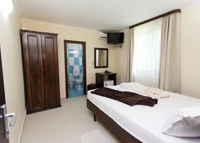 De Inchiriat Sandra 招待所 3*