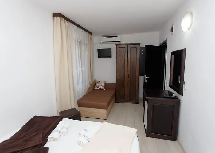 招待所 De Inchiriat Sandra