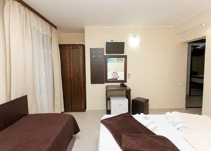 De Inchiriat Sandra 3* 科斯蒂内什蒂