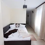 De Inchiriat Sandra Guest house