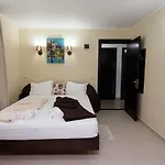 De Inchiriat Sandra Guest house Costinesti