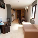 De Inchiriat Sandra Guest house