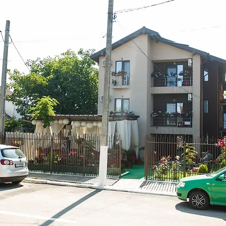 De Inchiriat Sandra Pensiune